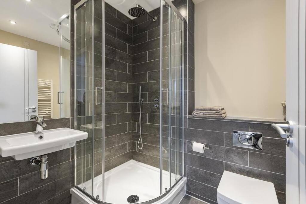 Belfast City Centre, Sleeps 6 外观 照片
