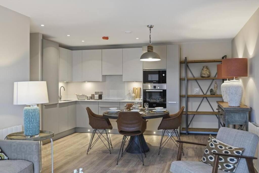 Belfast City Centre, Sleeps 6 外观 照片